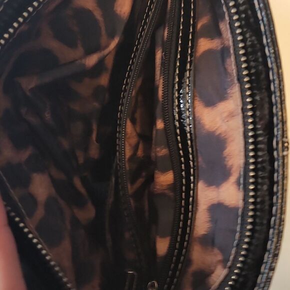 B. Makowsky Black Leather Bag with Leopard Lining - Picture 3 of 3